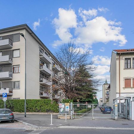 Rog27-Large Apartment With Transport Close To Home- Milão Exterior foto