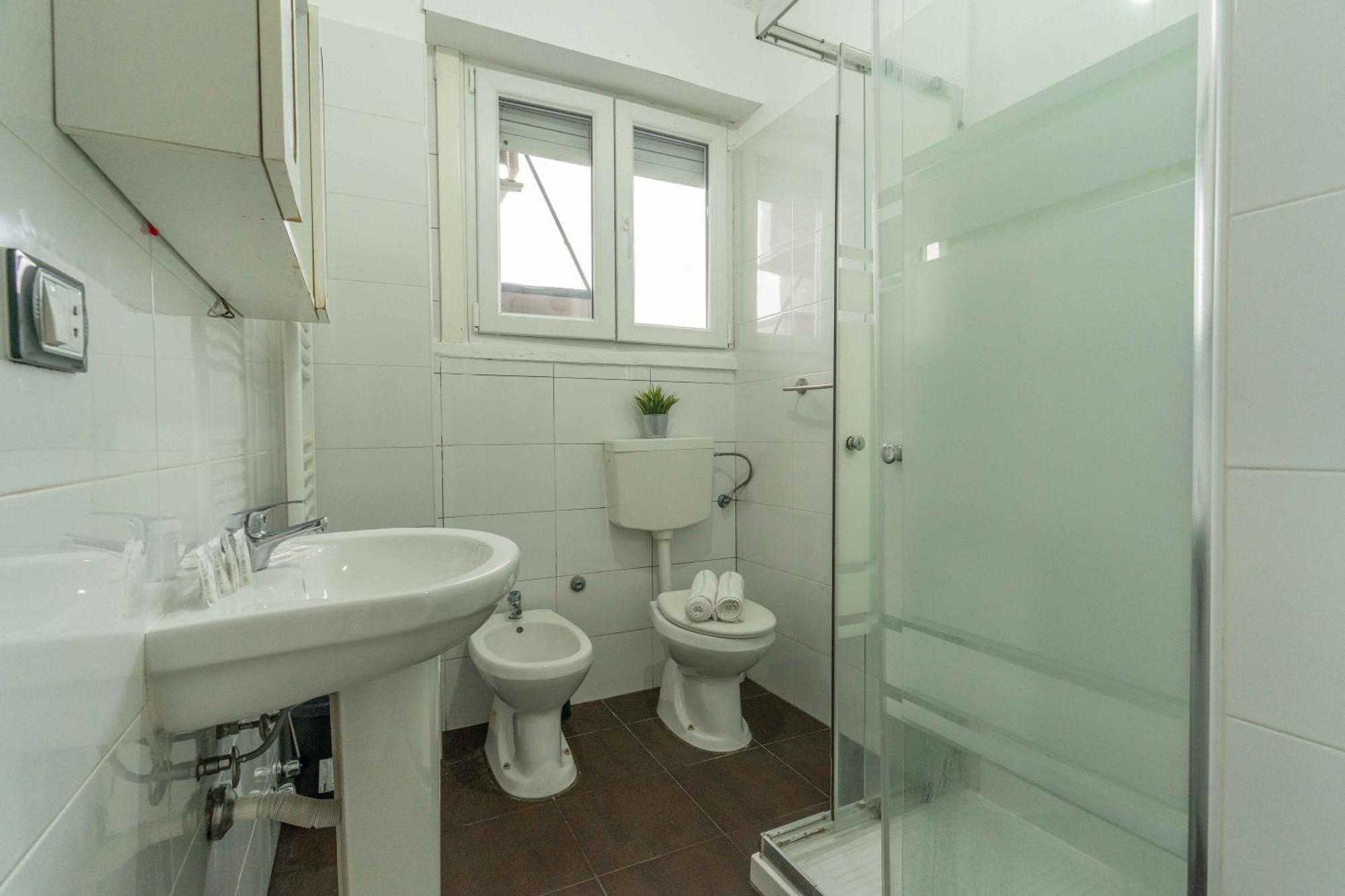 Rog27-Large Apartment With Transport Close To Home- Milão Exterior foto